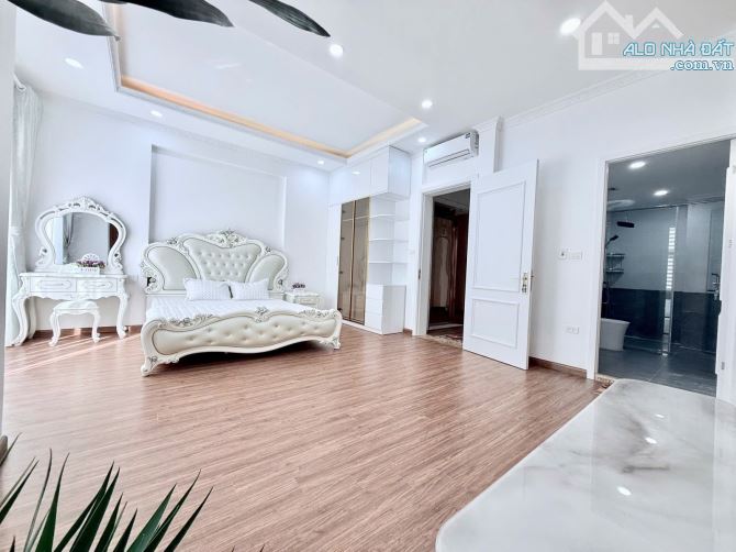 Bán Nhà 7 Tầng phố Chùa Bộc - Thái Hà 58M Kinh Doanh VP, Spa chỉ 18.38 Tỷ