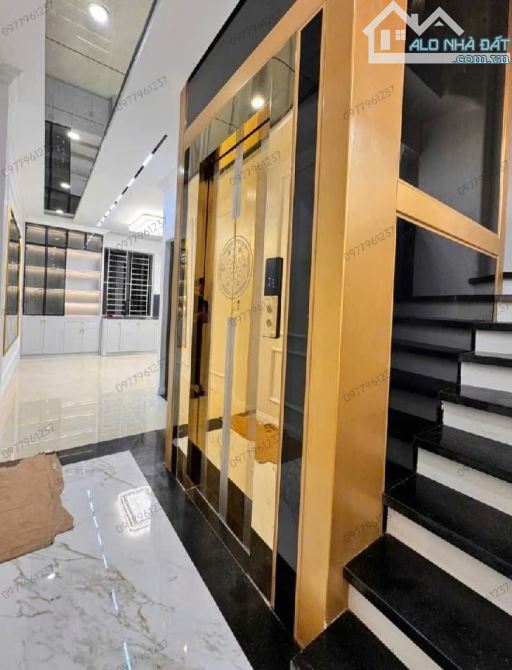 BÁN NHÀ HOÀNG QUỐC VIỆT 55m2 × 6T THANG MÁY. Ô TÔ TRÁNH + 2 THOÁNG - PHÂN LÔ Ô BÀN CỜ