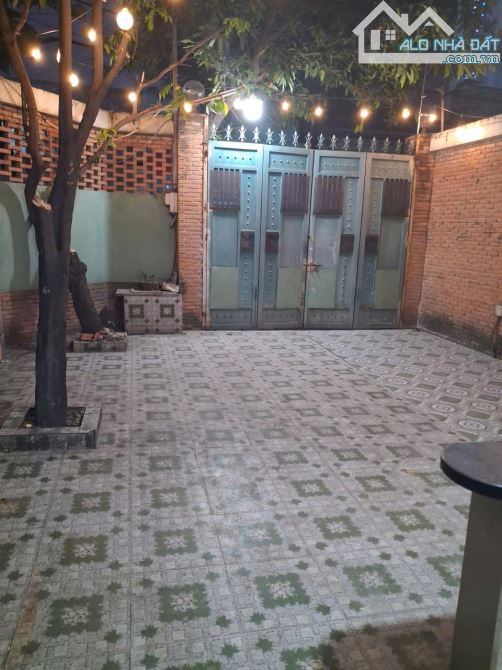 nhà 6x15m,2Pn đường Liên Khu 5-6 giá 8tr/tháng