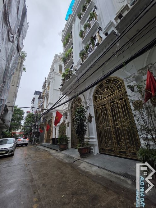 BÁN TÒA CĂN HỘ HOMESTAY TẠI TÂY HỒ, DT 55M, 6 TẦNG, THANG MÁY, GIÁ 13.9 TỶ