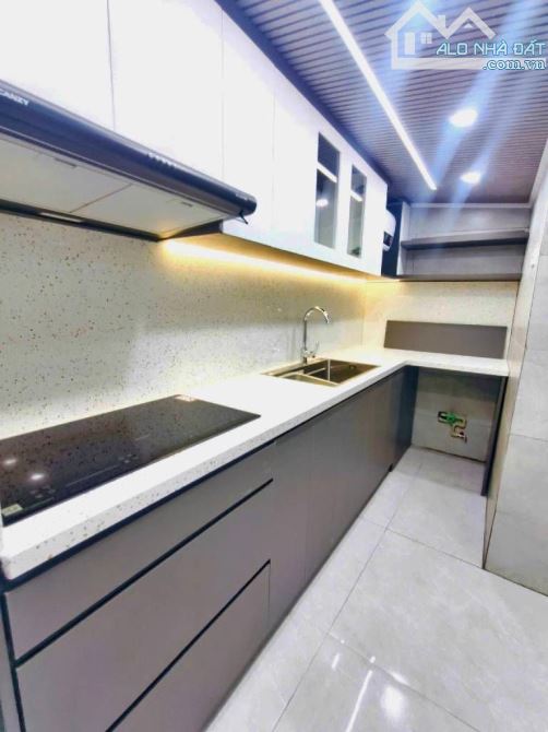 HIẾM – HƠN 5 TỶ | TẬP THỂ HAI BÀ TRƯNG | TẦNG 1 | 120m² | 2 MẶT TIỀN – KINH DOANH ĐỈNH