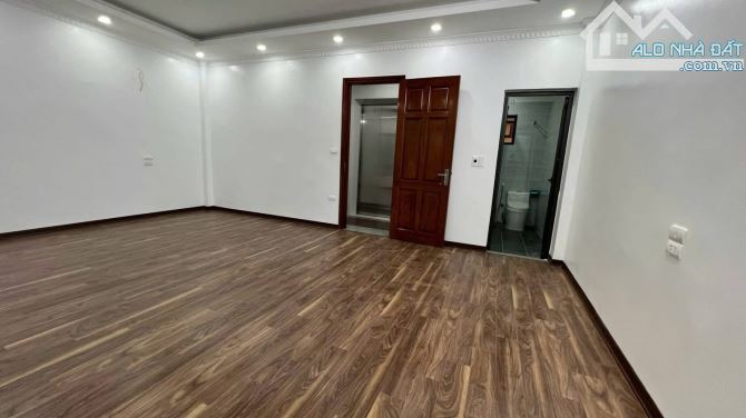 Chính chủ nhờ bán nhà Khương Đình 50m 6 tầng ô tô vào nhà kinh doanh ở luôn