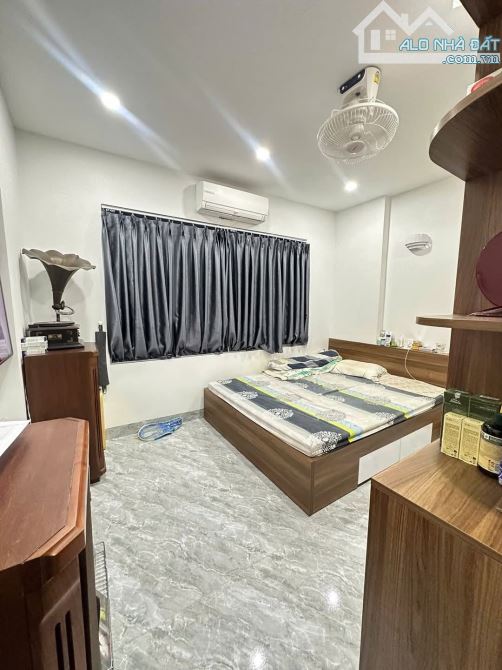 SIÊU PHẨM MẶT PHỐ QUANG TRUNG HOÀN KIẾM DT 122M2 MT 6,7M GIÁ 106 TỶ TL