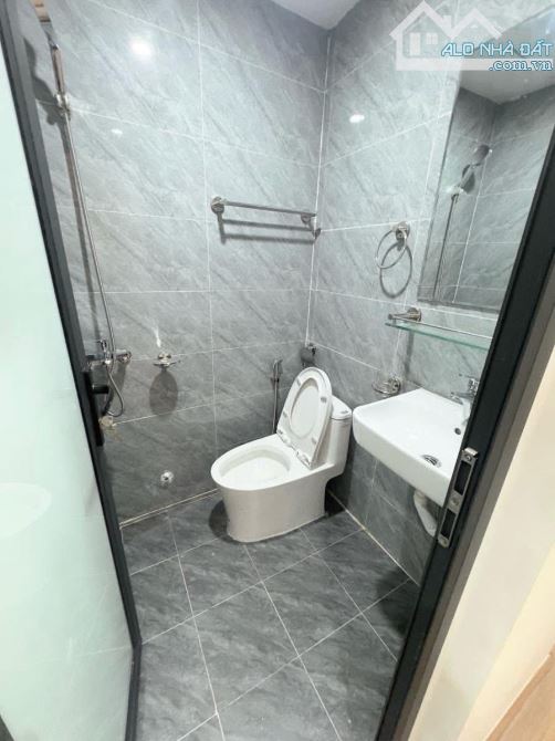 Nhà Thanh Xuân 6 tầng thang máy đường oto kinh doanh nhỏ, 16 phòng cho thuê 15 tỷ