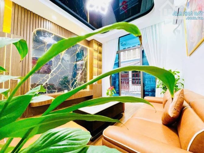 MẶT PHỐ ĐỊNH CÔNG THƯỢNG 83m RỘNG 5.2m NHÀ 7 TẦNG THANG MÁY 26 Ty 9