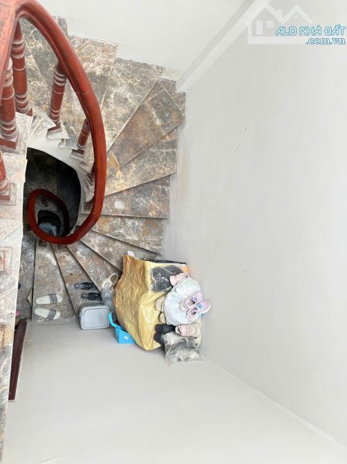 Bán Nhà Vĩnh Hưng 5 Tầng, 3 Ngủ, tiện ích ngõ nông, gần phố chỉ 6.36 tỷ(TL)