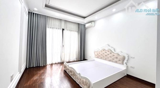 Sát oto,ngõ thông-Cận Minh Khai-46m-10 tỷ 502