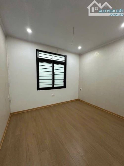 "HIẾM"NHÀ PHỐ MINH KHAI - 3 NGỦ - ĐỦ CÔNG NĂNG - AN SINH ĐỈNH-20M RA OTO-GIÁ 5.78 TỶ