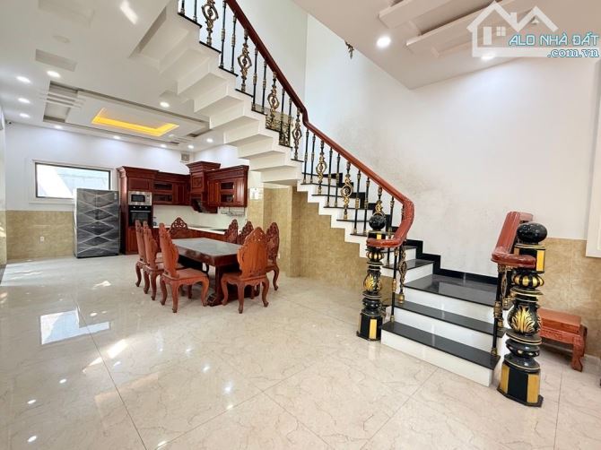 SIÊU PHẨM BIỆT THỰ 4 Tầng LÔ GÓC KHU DÂN CƯ HIỆP THÀNH, DT 146m2, ngang 8m, ko lộ giới. - 2