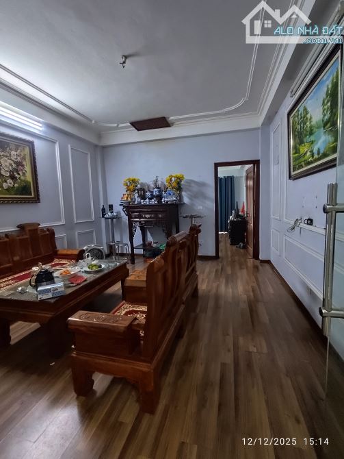 MẶT PHỐ HỒNG HÀ - KD- GARA OTO - THANG MÁY - 6 TẦNG THANG MÁY - TẦNG 1-2-3 THÔNG SÀN