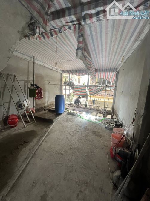 BÁN NHÀ LẠC LONG QUÂN – CẦU GIẤY– 6 TẦNG – THANG MÁY – Ô TÔ TRÁNH