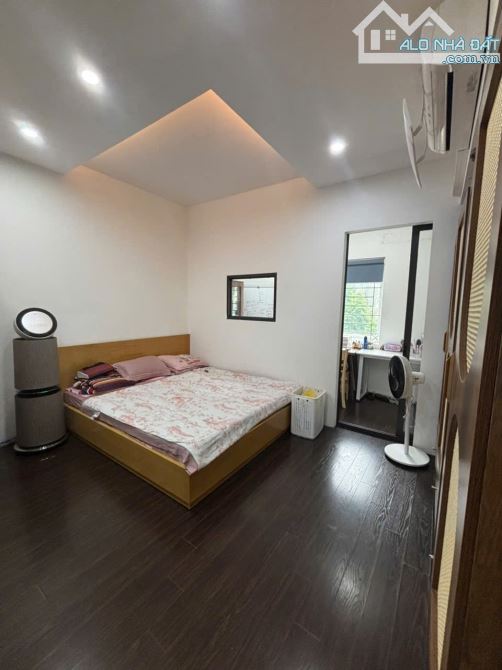 Chính chủ bán căn hộ KĐT Trung Hoà, Cầu Giấy, 120m2, 3N giá 8,9 tỷ