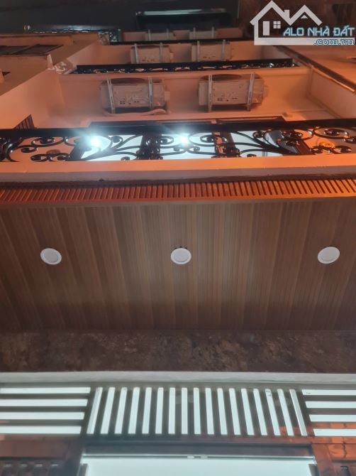 BÁN TOÀ NHÀ 5 TẦNG THANG MÁY TẠI SỐ 6, NGÕ 433 BẠCH MAI