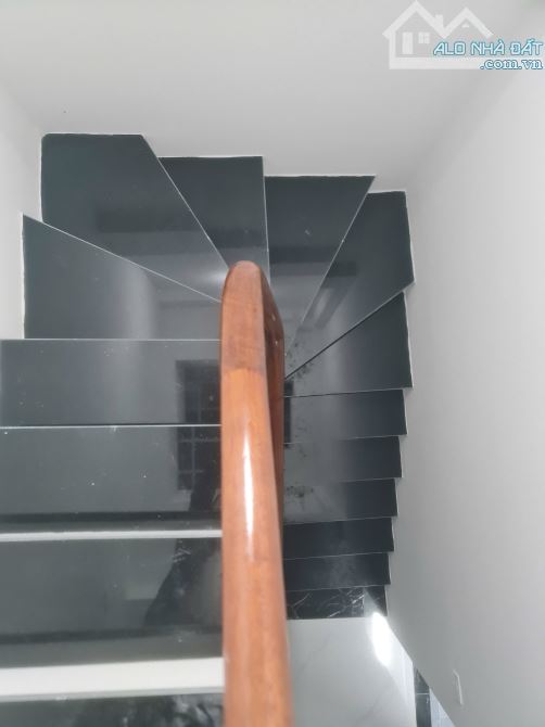 BÁN TOÀ NHÀ 5 TẦNG THANG MÁY TẠI SỐ 6, NGÕ 433 BẠCH MAI