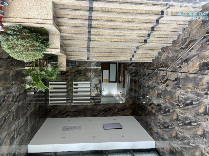 Chính chủ bán căn hộ KĐT Trung Hoà, Cầu Giấy, 120m2, 3N giá 8,9 tỷ