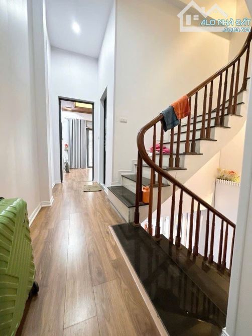 TÂN MAI 52m2 ,MT 4,1m -3m ra phố -OTO- NHỈNH 13TỶ CÓ TL