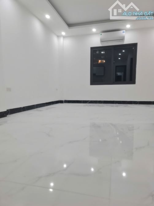 BÁN TOÀ NHÀ 5 TẦNG THANG MÁY TẠI SỐ 6, NGÕ 433 BẠCH MAI