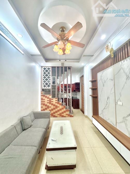 Bán Nhà Vĩnh Hưng - Hoàng Mai nhà 30m - 5 tầng giá mềm 6.1 tỷ còn tl