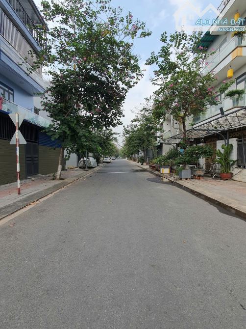 Cho thuê 2 phòng CHDV 30m2 góc 2 mặt tiền khu TĐC Bửu Long giá chỉ 5tr/tháng