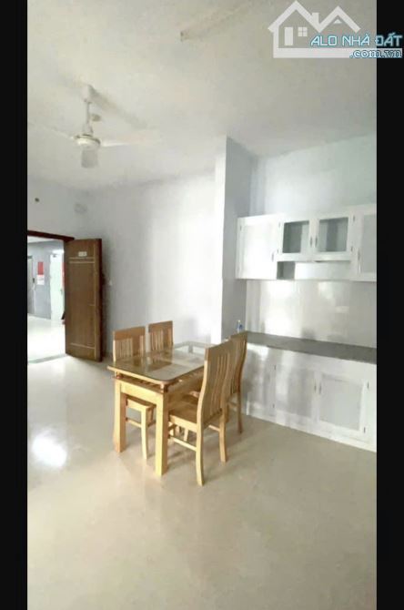 Cho thuê căn hộ chung cư Hồ Quý Ly 2PN