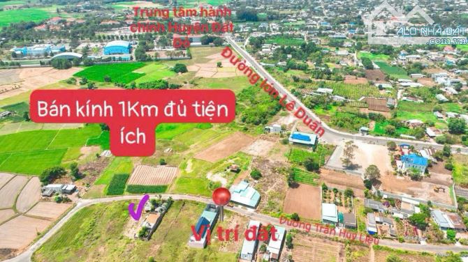 MẶT TIỀN TRẦN HUY LIỆU - XÃ ĐẤT ĐỎ - TP HCM; ngay đối diện trung tâm hành chính, trường họ