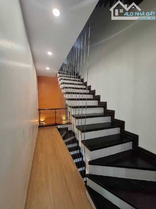 QUÁ HIẾM - NHÀ ĐẸP - THUỴ KHUÊ - TÂY HỒ - 41M - 5 TẦNG - MẶT TIỀN 4M - 14,8TỶ - 10M RA MẶT