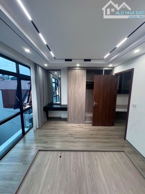 BÁN NHÀ CẦU GIẤY DT56m2*7T THANG MÁY NHÀ MỚI 15P KHÉP KÍN FULL NỘI THẤT. 15,5TỶ