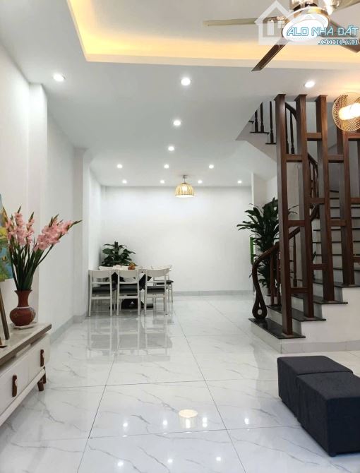 Liền Nguyễn An Ninh-ngõ thông,chủ thiện chí,5 tầng-46m-10 tỷ 525