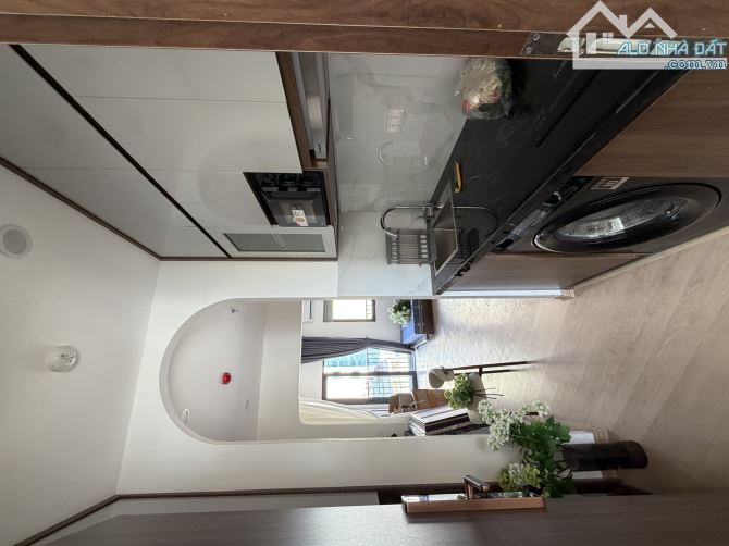 HIẾM! Toà Apartment 9 tầng, View Hồ Tây, dòng tiền 2 tỷ/ năm.