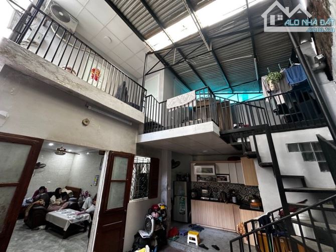 BÁN NHÀ PHỐ TÂN MAI 2 TẦNG VÀI BƯỚC RA Ô TÔ, 100m2 - 9.9 TỶ