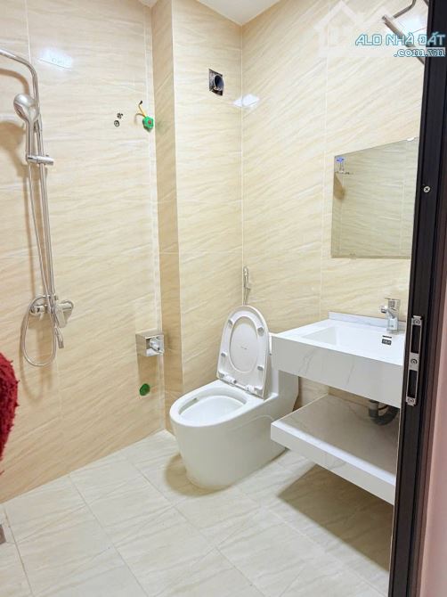 Bán Nhà Đường Bưởi, 34m2, 5 tầng chỉ 7.99 tỷ, sổ đỏ, ngõ rộng