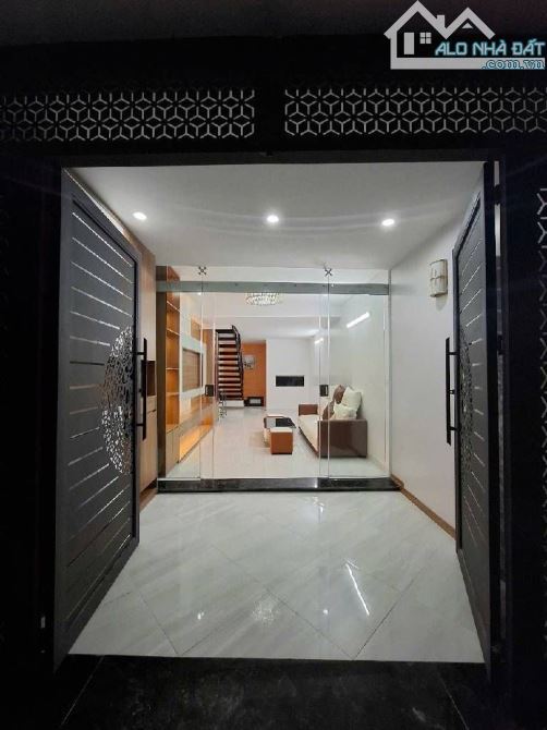 QUÁ HIẾM - NHÀ ĐẸP - THUỴ KHUÊ - TÂY HỒ - 41M - 5 TẦNG - MẶT TIỀN 4M - 14,8TỶ - 10M RA MẶT