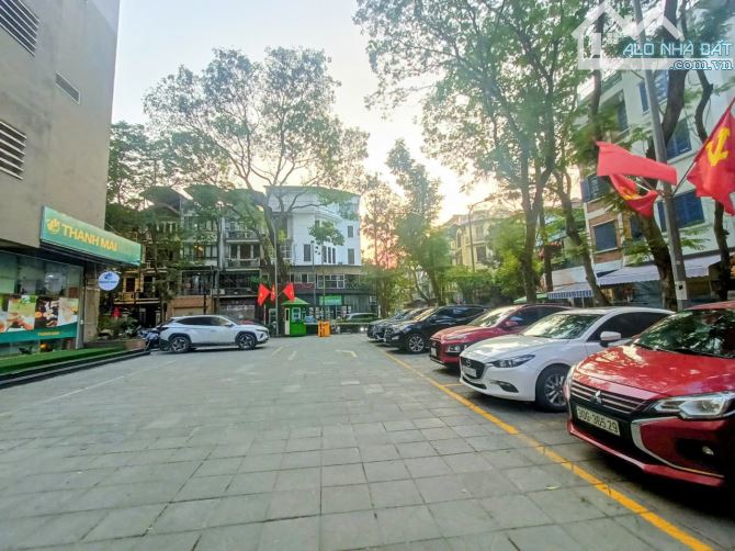 Bán căn hộ shophouse chung cư AZ Sky KĐT Định Công kinh doanh tốt giá 7.9 tỷ