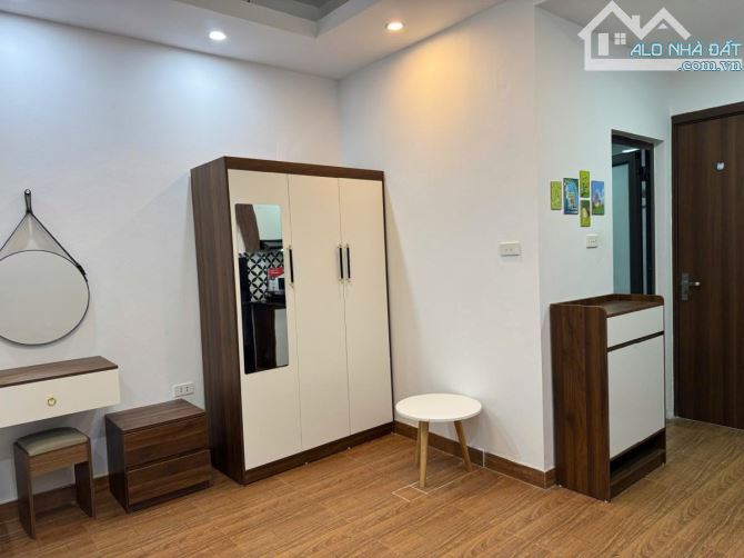 BÁN TOÀ NHÀ CCMN PHỐ HẠ YÊN QUYẾT DT58m2*7T THANG MÁY TỔNG 18P KK SÁT PHỐ. 17 TỶ