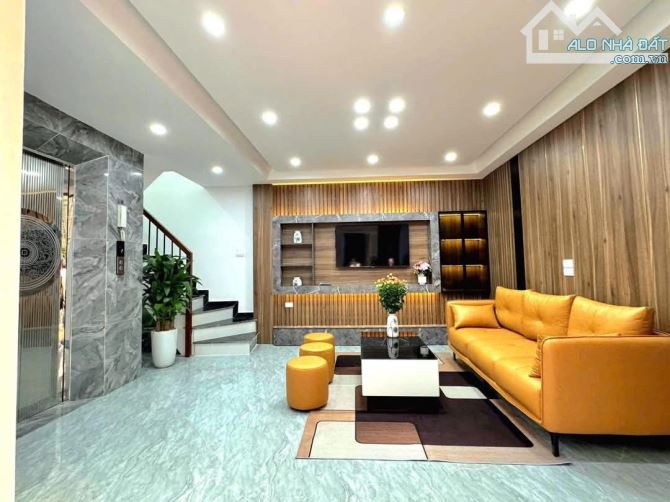 Hoa hậu phân khúc, 6 tầng thang máy xây mới Định Công Thượng, 15m ra oto,35m2 x Giá 9.9 tỷ