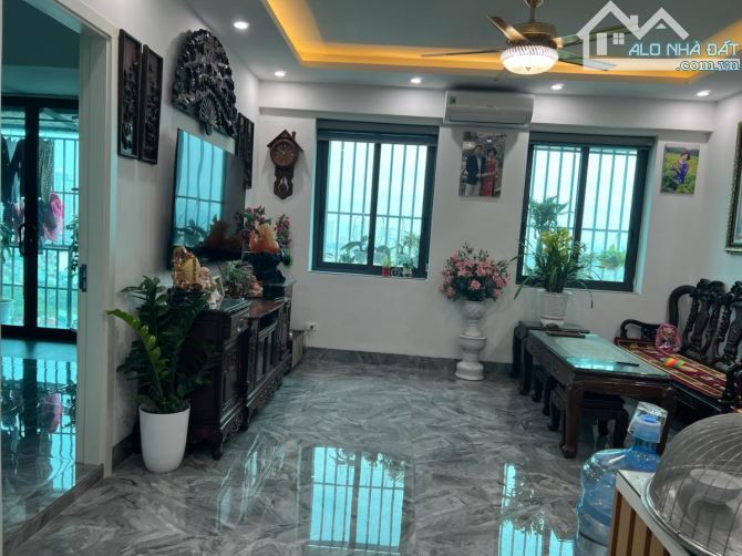 Bán chung cư Tân Mai, Đền Lừ, 3 ngủ, 75m2 lô góc, Giá 5.65 tỷ( ctl). HÀNG HIẾM ~ CHUNG