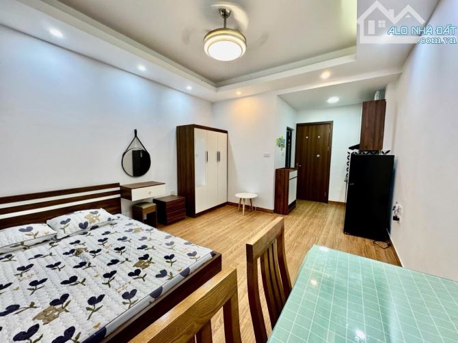 BÁN TOÀ NHÀ CCMN PHỐ HẠ YÊN QUYẾT DT58m2*7T THANG MÁY TỔNG 18P KK SÁT PHỐ. 17 TỶ