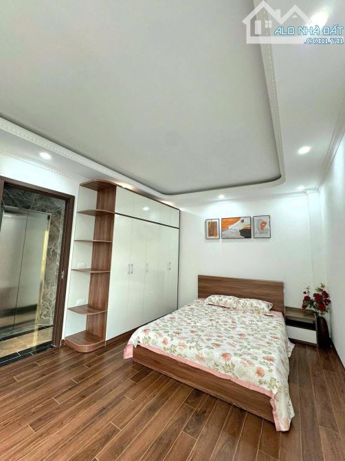 Hoa hậu phân khúc, 6 tầng thang máy xây mới Định Công Thượng, 15m ra oto,35m2 x Giá 9.9 tỷ