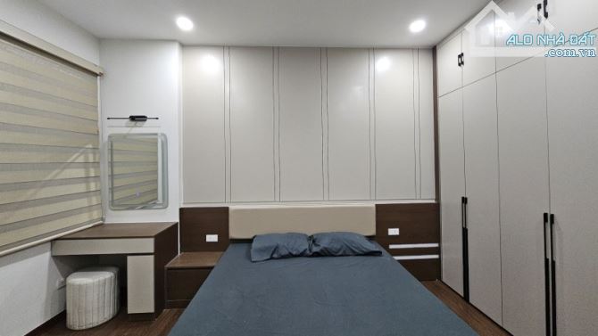 Bán nhà Hoàng Hoa Thám – vị trí đẹp, ô tô đỗ cửa 5 tầng, hơn 9 tỷ