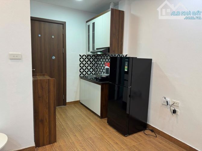 BÁN TOÀ NHÀ CCMN PHỐ HẠ YÊN QUYẾT DT58m2*7T THANG MÁY TỔNG 18P KK SÁT PHỐ. 17 TỶ