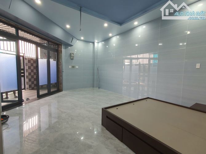 Cho thuê 2 phòng CHDV 30m2 góc 2 mặt tiền khu TĐC Bửu Long giá chỉ 5tr/tháng - 5