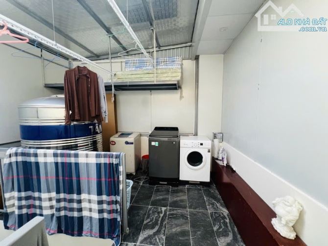 Bán nhà Thụy Khuê, Nhỉnh 11 tỷ, 55m, 5 tầng, sân thoáng, ngõ nông