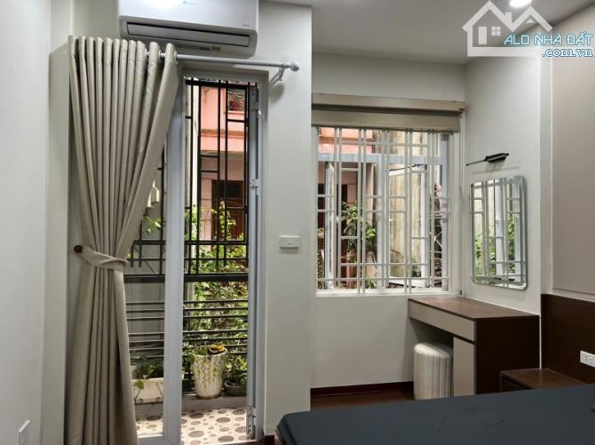 Bán nhà Hoàng Hoa Thám – vị trí đẹp, ô tô đỗ cửa 5 tầng, hơn 9 tỷ