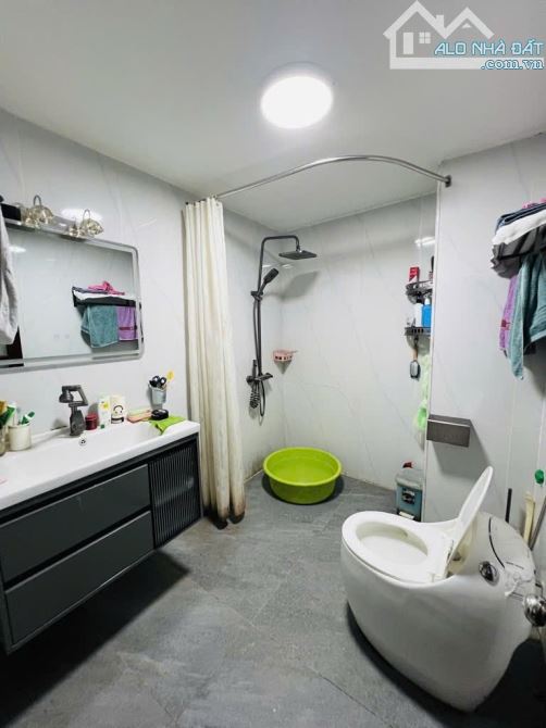 Bán nhà Thụy Khuê, Nhỉnh 11 tỷ, 55m, 5 tầng, sân thoáng, ngõ nông