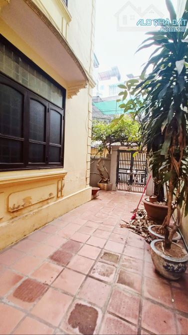 NHÀ SÂN VƯỜN 150M2 - MT 7M - LINH LANG - ĐỘI CẤN - PHAN KẾ BÍNH - Ô TÔ CON LÙI CỬA