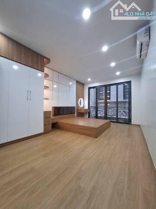 QUÁ HIẾM - NHÀ ĐẸP - THUỴ KHUÊ - TÂY HỒ - 41M - 5 TẦNG - MẶT TIỀN 4M - 14,8TỶ - 10M RA MẶT