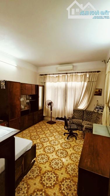 NHÀ SÂN VƯỜN 150M2 - MT 7M - LINH LANG - ĐỘI CẤN - PHAN KẾ BÍNH - Ô TÔ CON LÙI CỬA