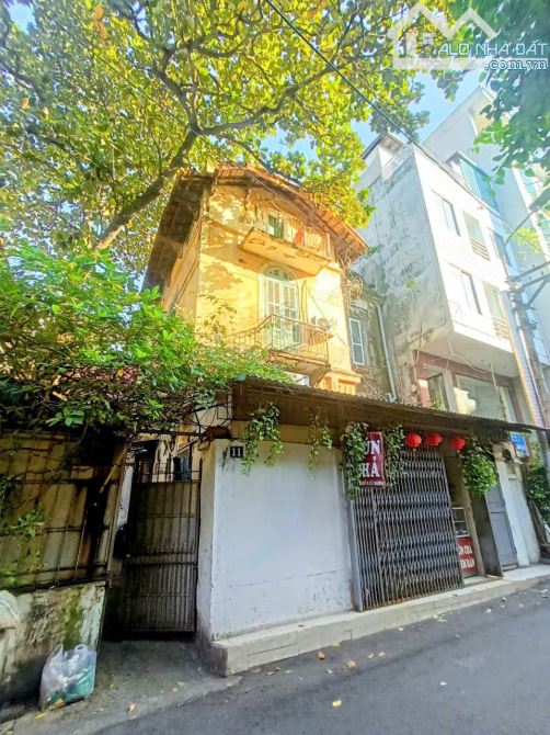 Biệt thự (tầng 2) mặt phố Nguyễn Chế Nghĩa quận Hoàn Kiếm, diện tích sử dụng 50 m2 gồm 2 P