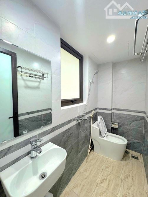 Hoa hậu phân khúc, 6 tầng thang máy xây mới Định Công Thượng, 15m ra oto,35m2 x Giá 9.9 tỷ