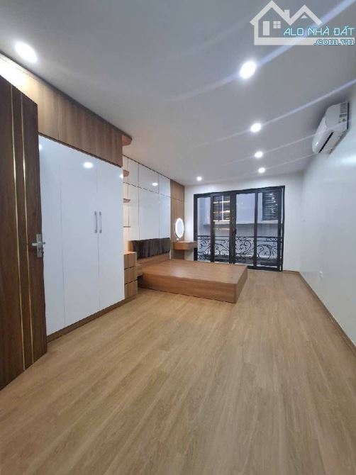 QUÁ HIẾM - NHÀ ĐẸP - THUỴ KHUÊ - TÂY HỒ - 41M - 5 TẦNG - MẶT TIỀN 4M - 14,8TỶ - 10M RA MẶT